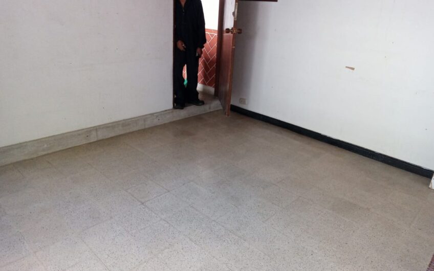 OFC. CASA EXITO $ 1.300.000