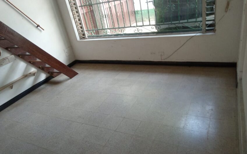 OFC. CASA EXITO $ 1.300.000