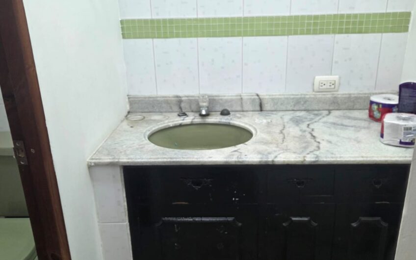 OFC. CASA EXITO $ 1.300.000