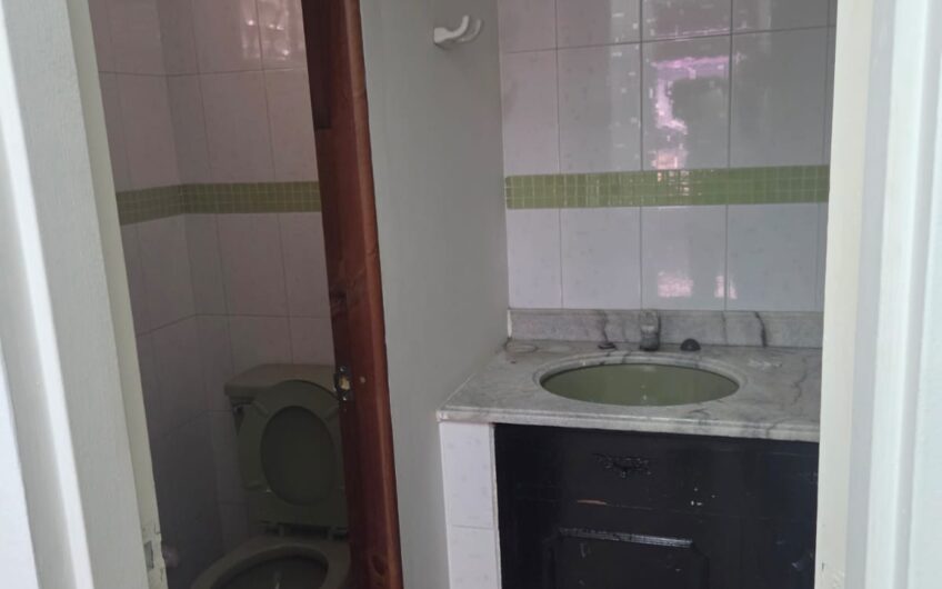 OFC. CASA EXITO $ 1.300.000